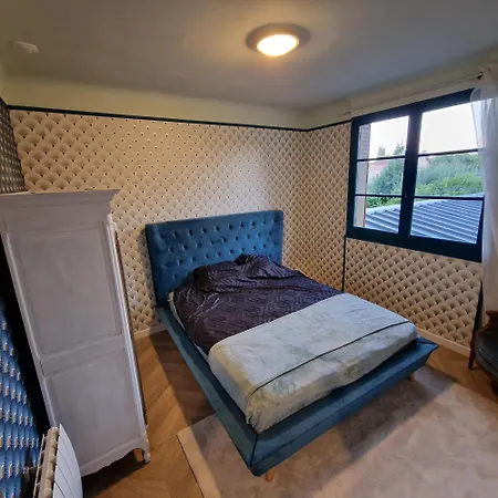 Le Ratna Apartmán *